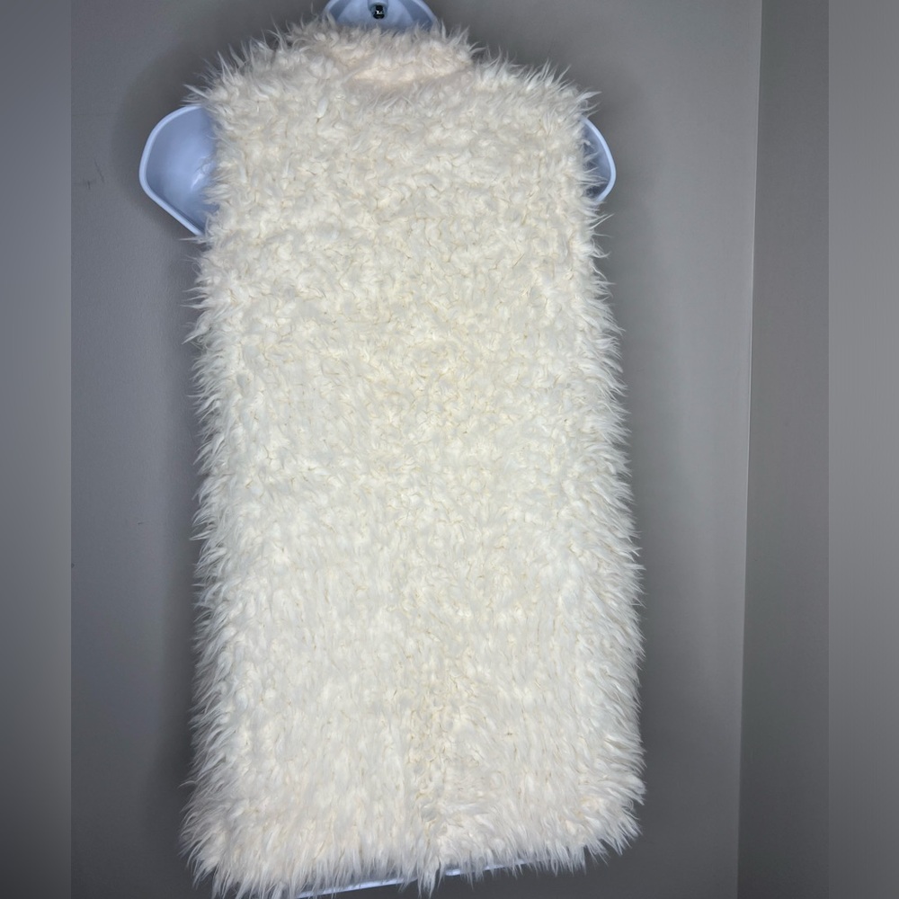 Bobbie Brooks oversized fuzzy long vest. Small. Hook and eye closure. Soft! - Picture 2 of 7